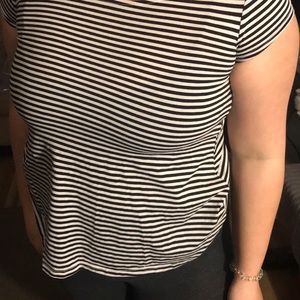 Short sleeve block and white striped shirt S O